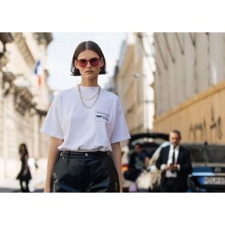 Тренд в дизаине футболок, популярность и польза фирменных футболок